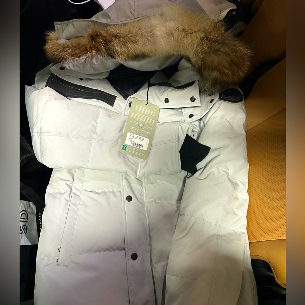 Brand New Wyndham with fur Size M